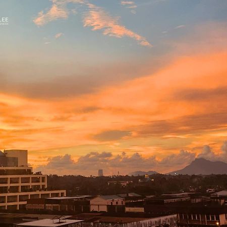 Hock Lee Hotel & Residences Kuching Dış mekan fotoğraf