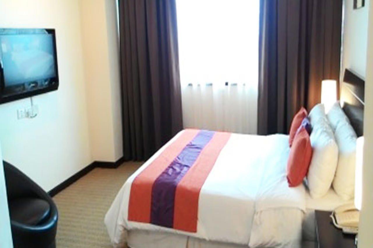 Hock Lee Hotel & Residences Kuching Dış mekan fotoğraf